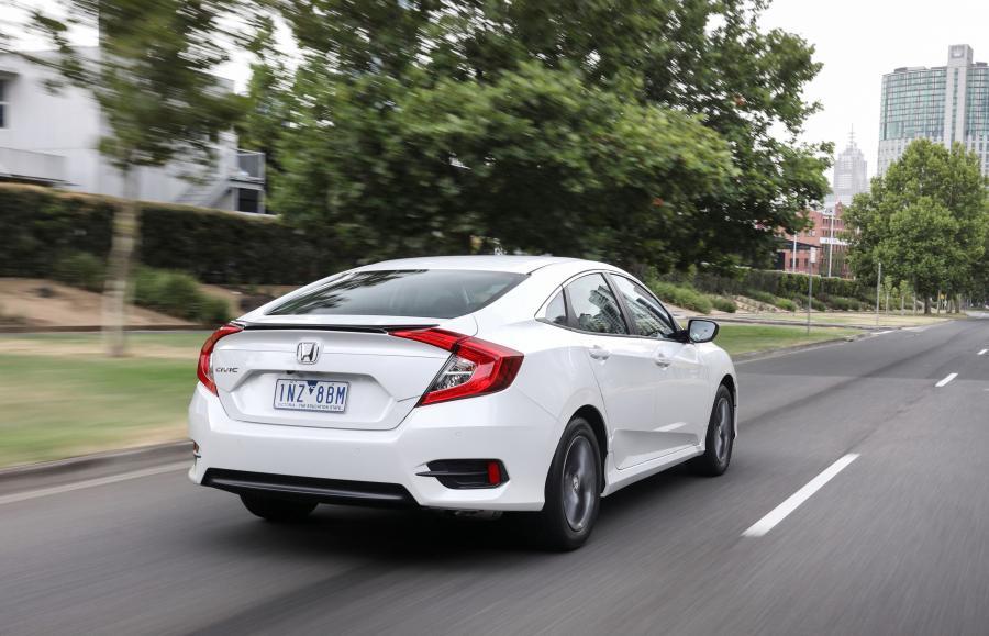  Honda Civic VTi-S Sedan (FC) 2019 года  (AU) (фото 16 из 28)